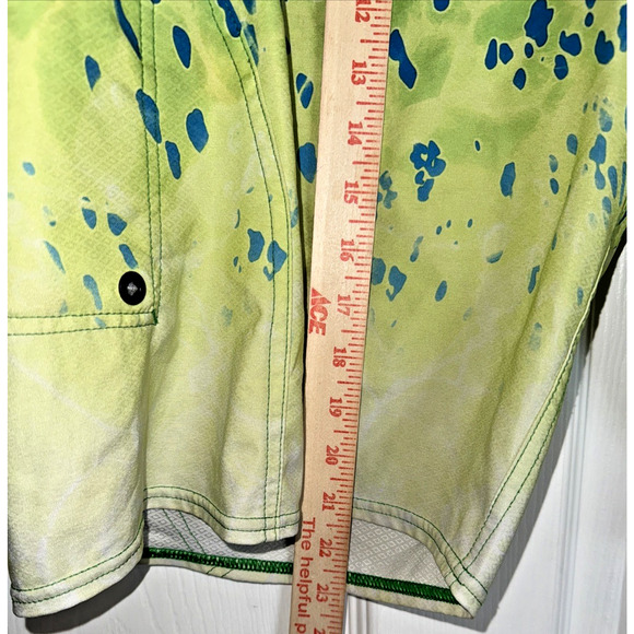 Pelagic Board Shorts Size 40 Mahi Print Sharkskin High Performance Fishing Beach - Picture 10 of 14